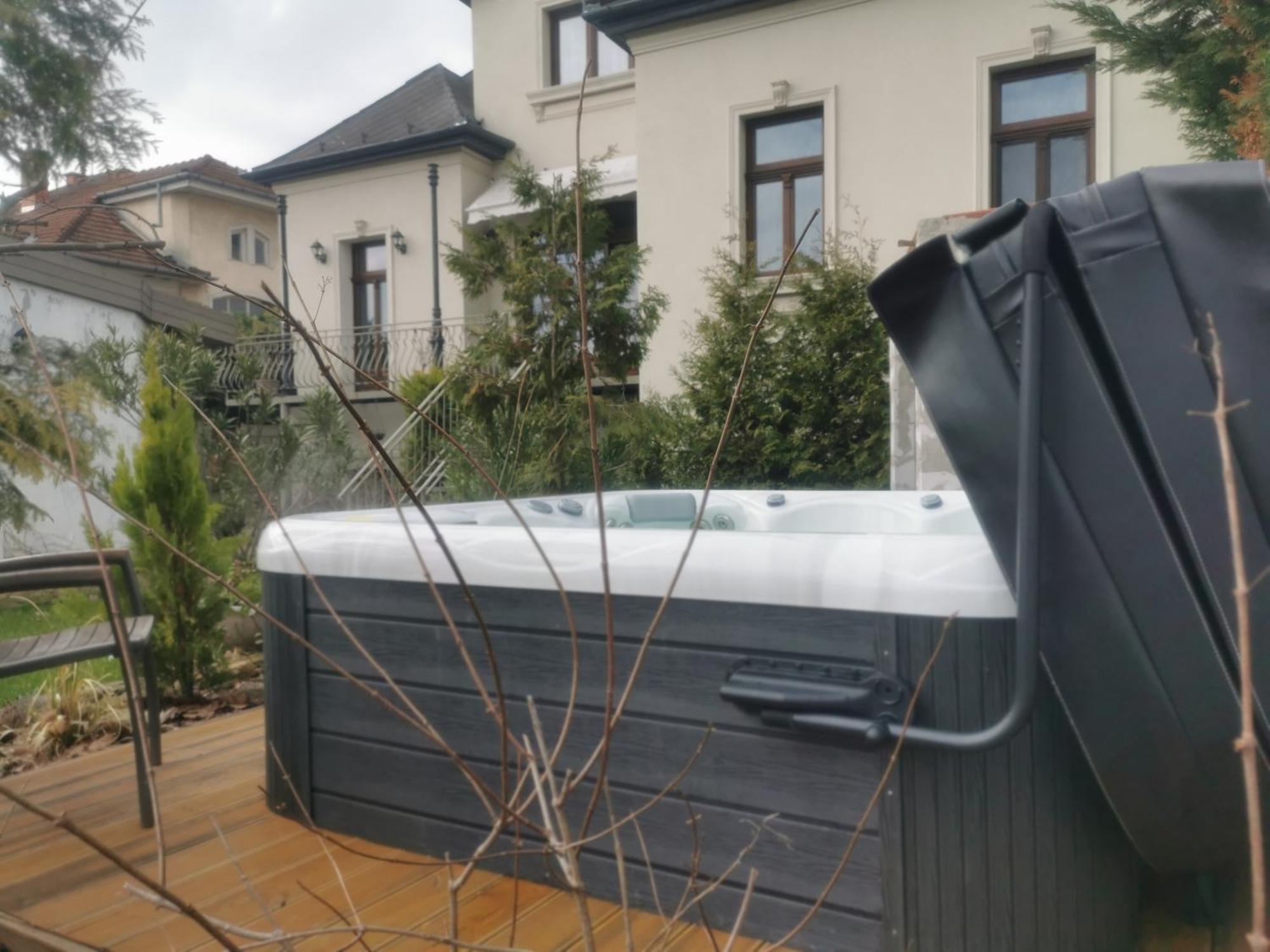 Kuria Apartman With Private Jacuzzi And Pool Budapeşte Dış mekan fotoğraf