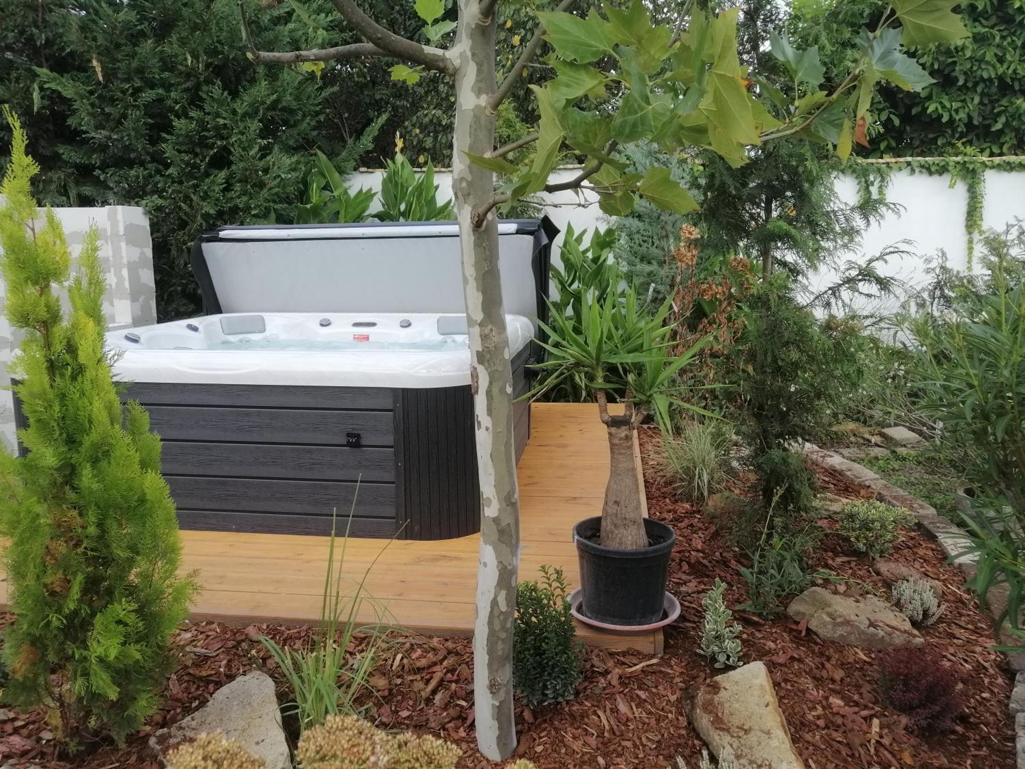 Kuria Apartman With Private Jacuzzi And Pool Budapeşte Dış mekan fotoğraf