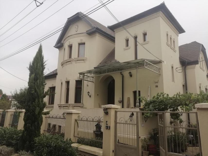 Kuria Apartman With Private Jacuzzi And Pool Budapeşte Dış mekan fotoğraf