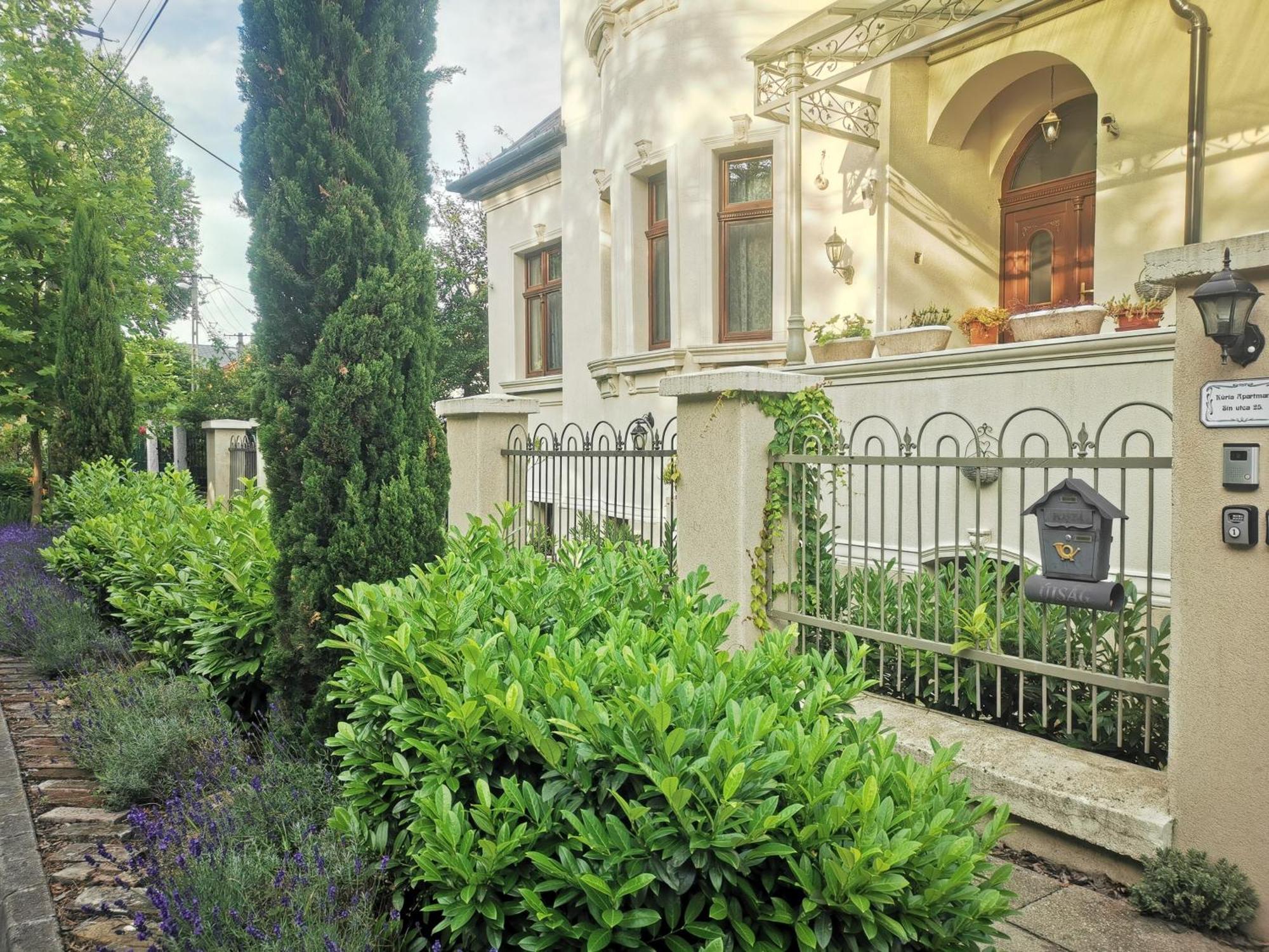 Kuria Apartman With Private Jacuzzi And Pool Budapeşte Dış mekan fotoğraf