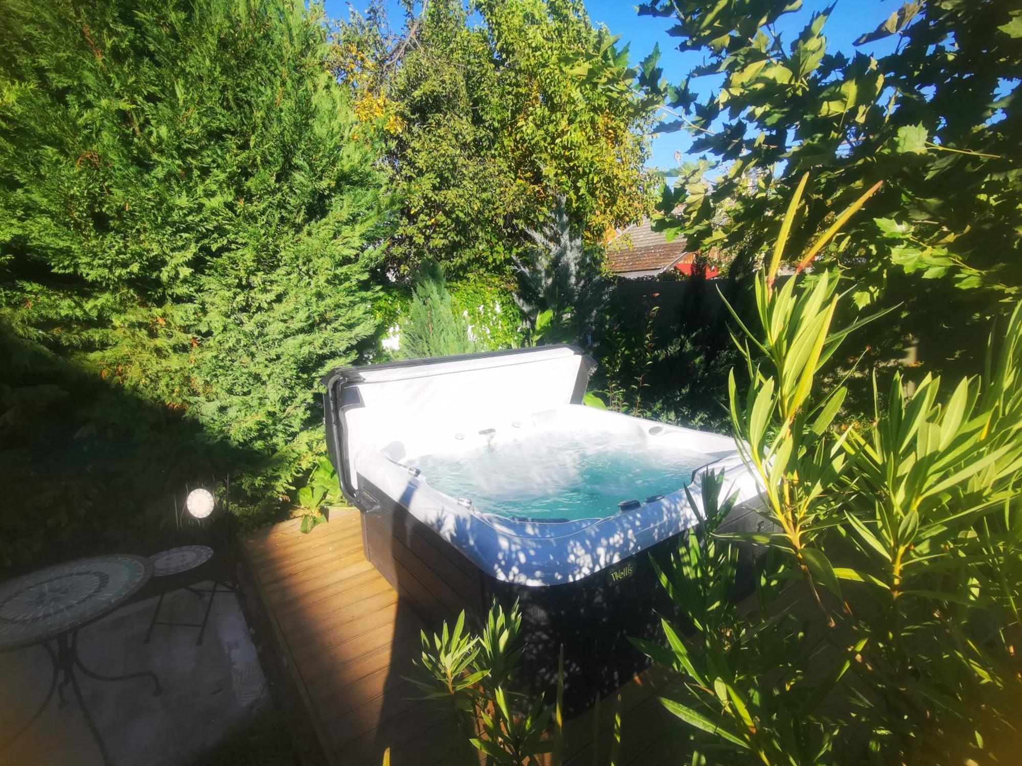 Kuria Apartman With Private Jacuzzi And Pool Budapeşte Dış mekan fotoğraf