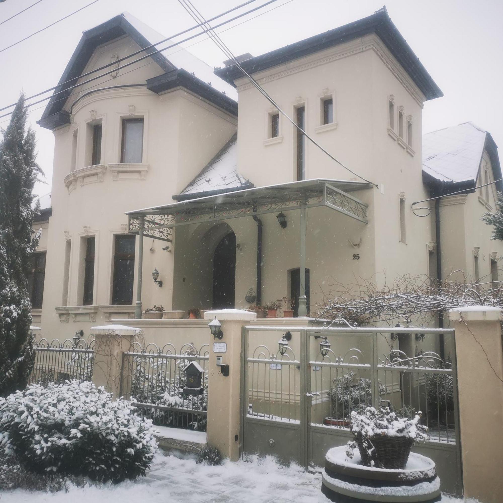 Kuria Apartman With Private Jacuzzi And Pool Budapeşte Dış mekan fotoğraf